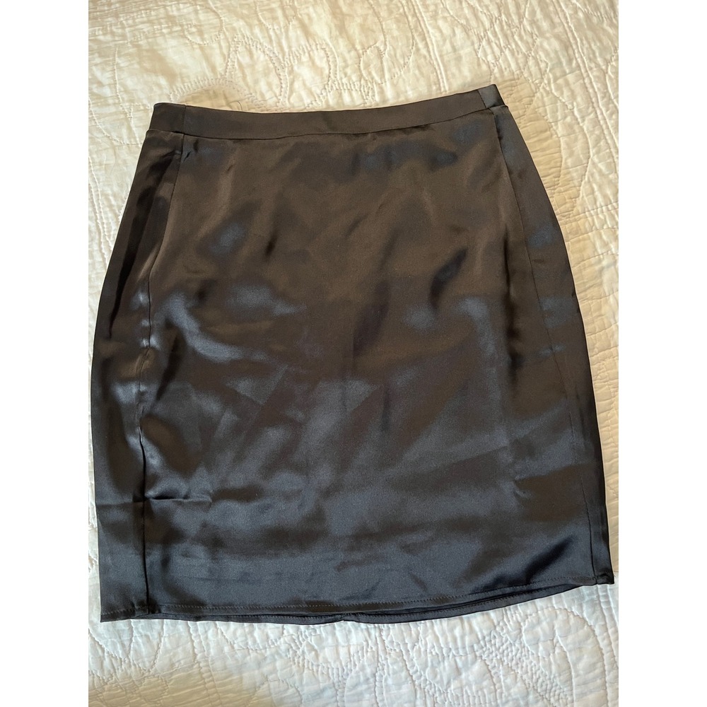 Sincerely Jules Black Satin Mini Skirt, Small Zipper, lined, perfect for Fall